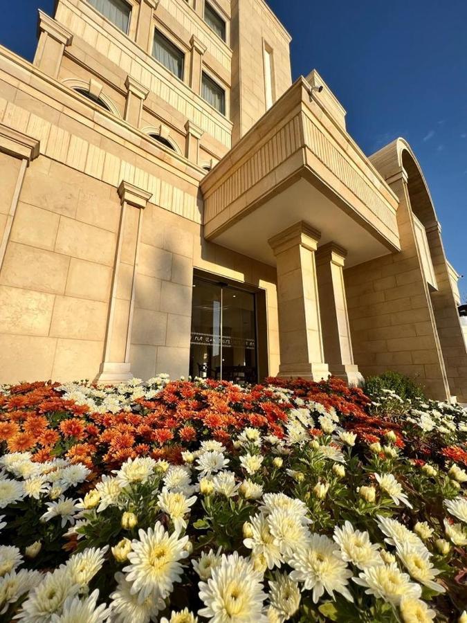 Edom Hotel Wadi Musa Exteriör bild