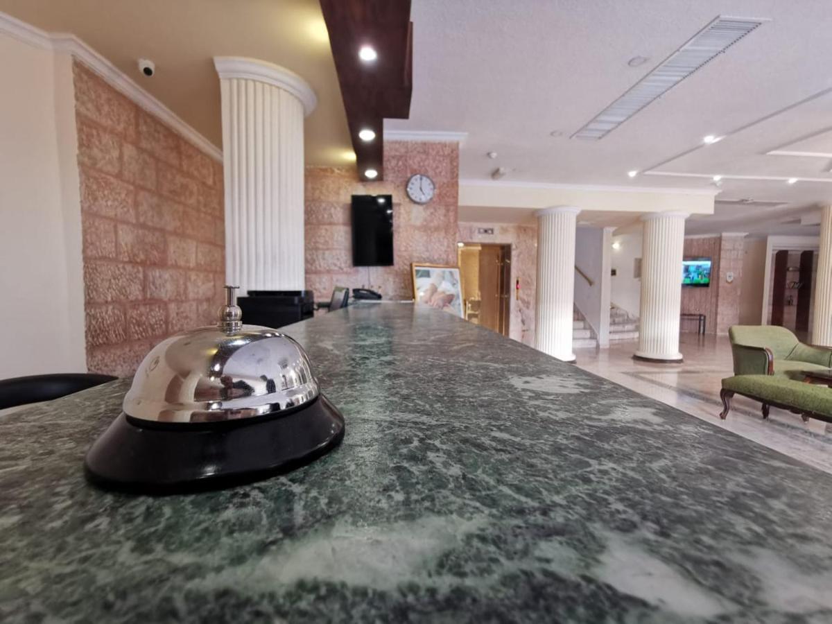 Edom Hotel Wadi Musa Exteriör bild