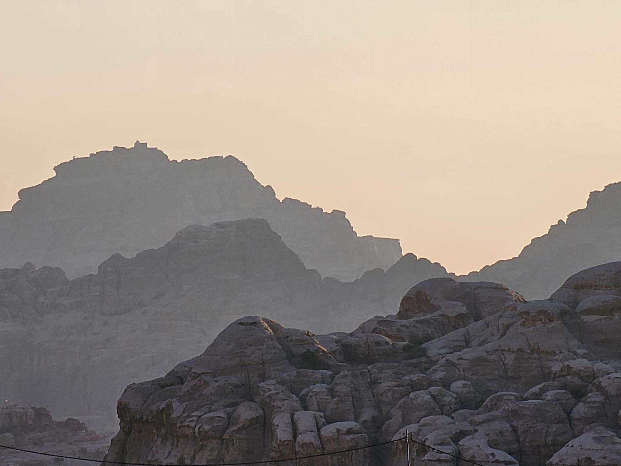 Edom Hotel Wadi Musa Exteriör bild