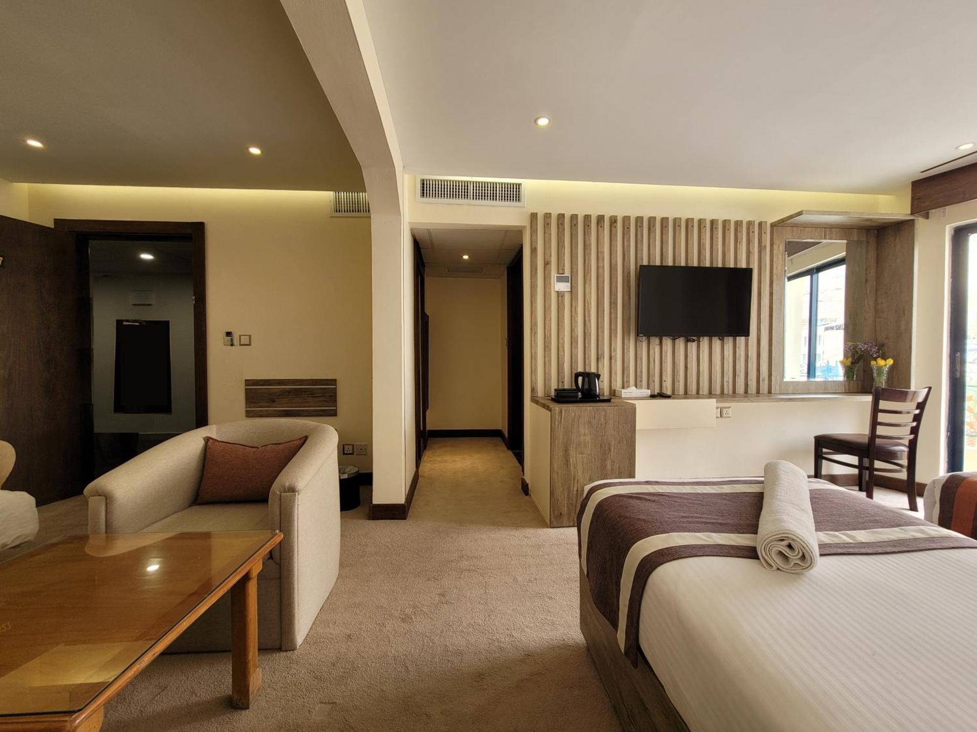 Edom Hotel Wadi Musa Exteriör bild