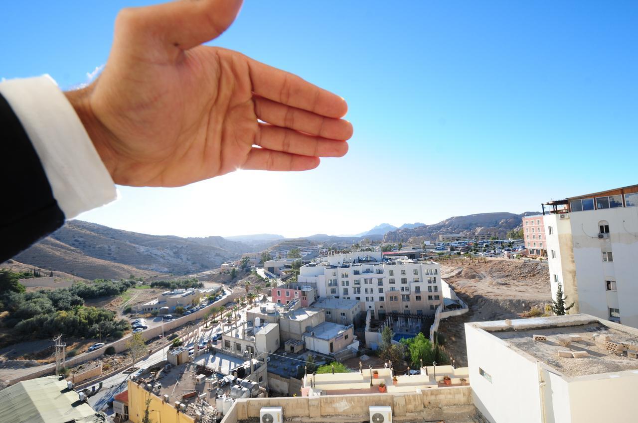 Edom Hotel Wadi Musa Exteriör bild
